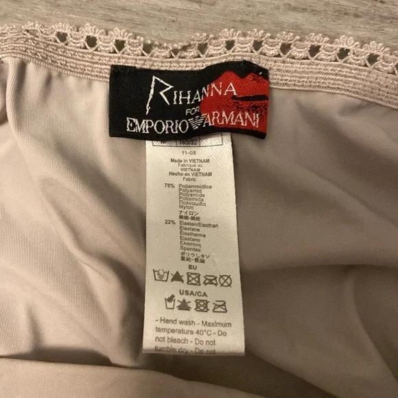 NWOT limited edition 2011 est Rihanna for Emporio Armani slip/negligée
